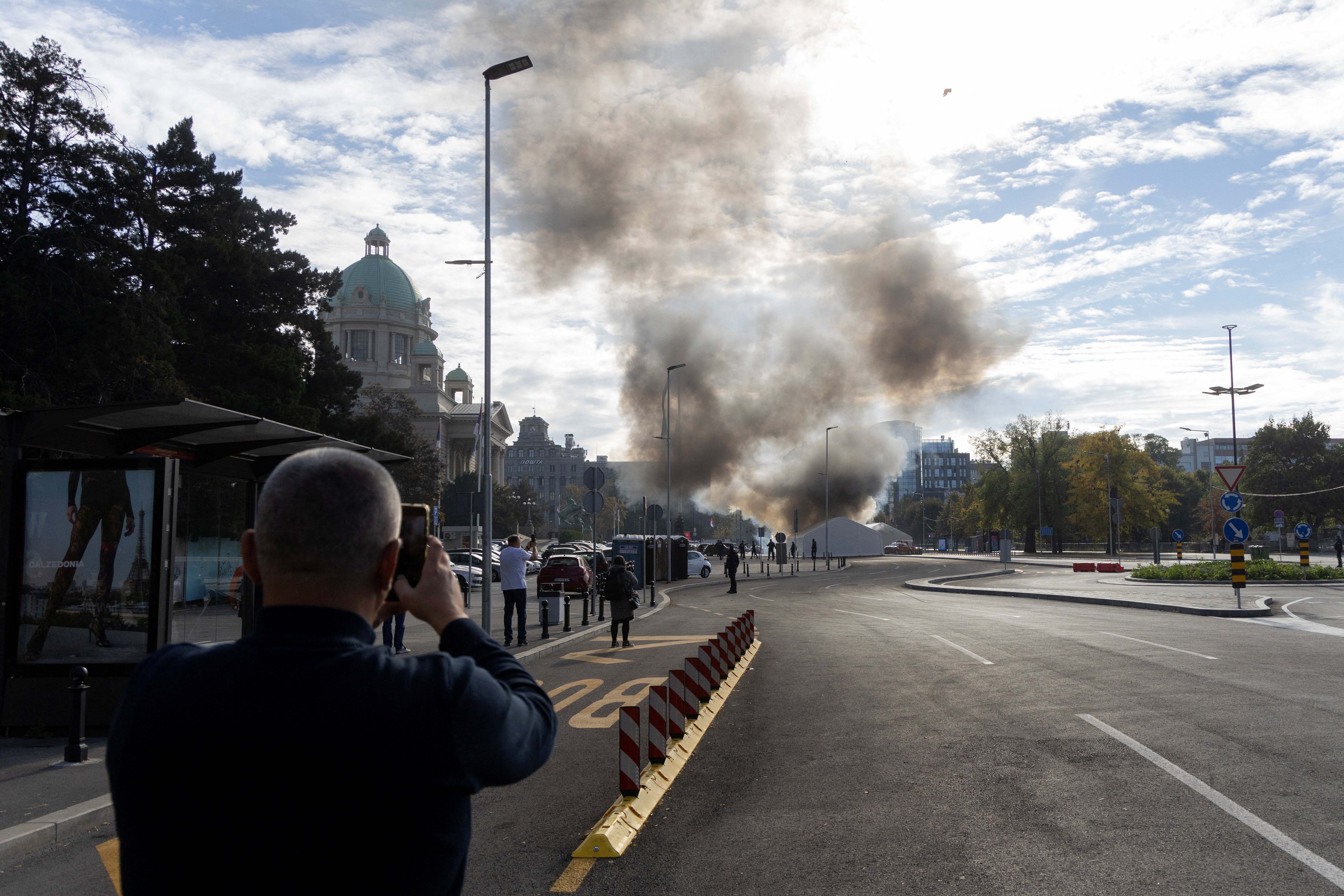 Πυροβολισμοί έξω από το σερβικό Κοινοβούλιο – «Τρομοκρατική ενέργεια», λέει ο Βούτσιτς-2