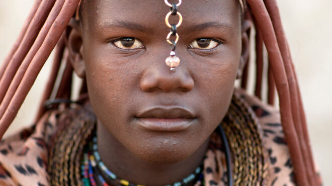 μια-μέρα-με-τους-ιθαγενείς-χίμπα-στη-να-563866468