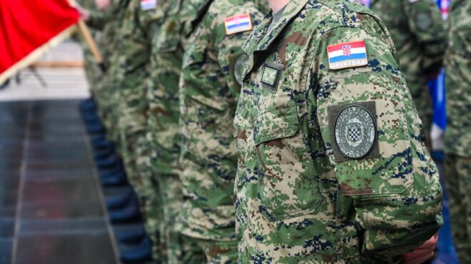 η-κροατία-επαναφέρει-την-υποχρεωτική-563885917