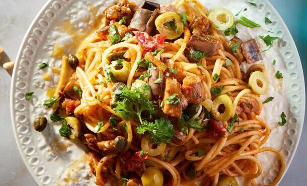 σπαγγέτι-με-τσακώνικες-μελιτζάνες-ελ-563865682