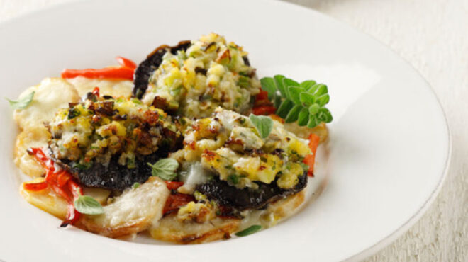 γεμιστά-μανιτάρια-με-πατάτες-και-λαχα-563853208