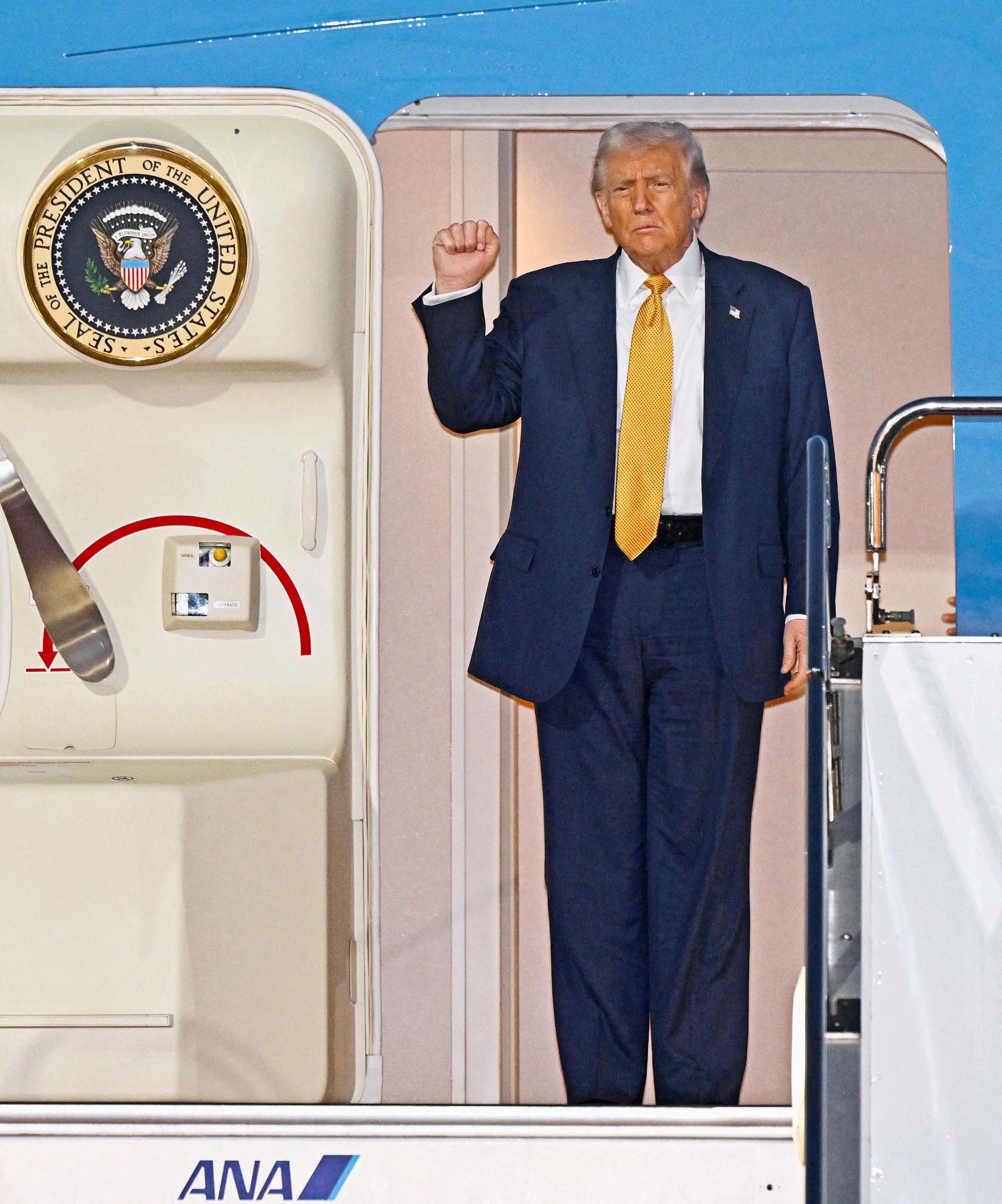 Αυτοκρατορική υποδοχή του Τραμπ στην Ιαπωνία – Ελπίδες για εμπορική «εκεχειρία» με Κίνα-1