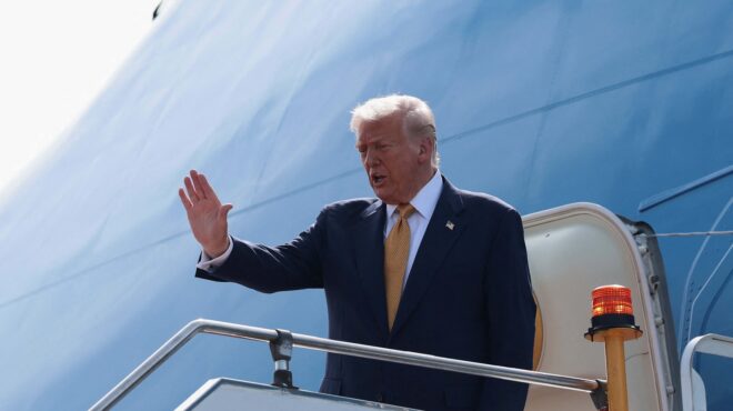 νυτ-ο-τραμπ-σκαρφαλώνει-με-σκαμπανεβά-563888983