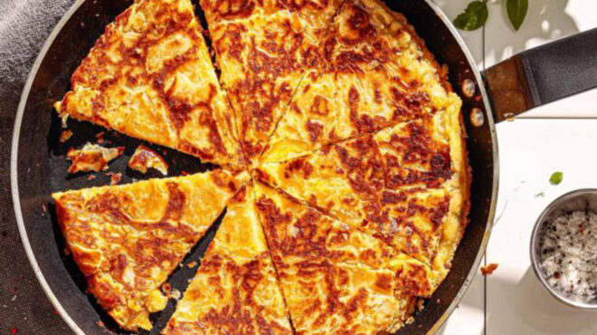 εύκολη-και-γρήγορη-τυρόπιτα-τηγανιού-563889037