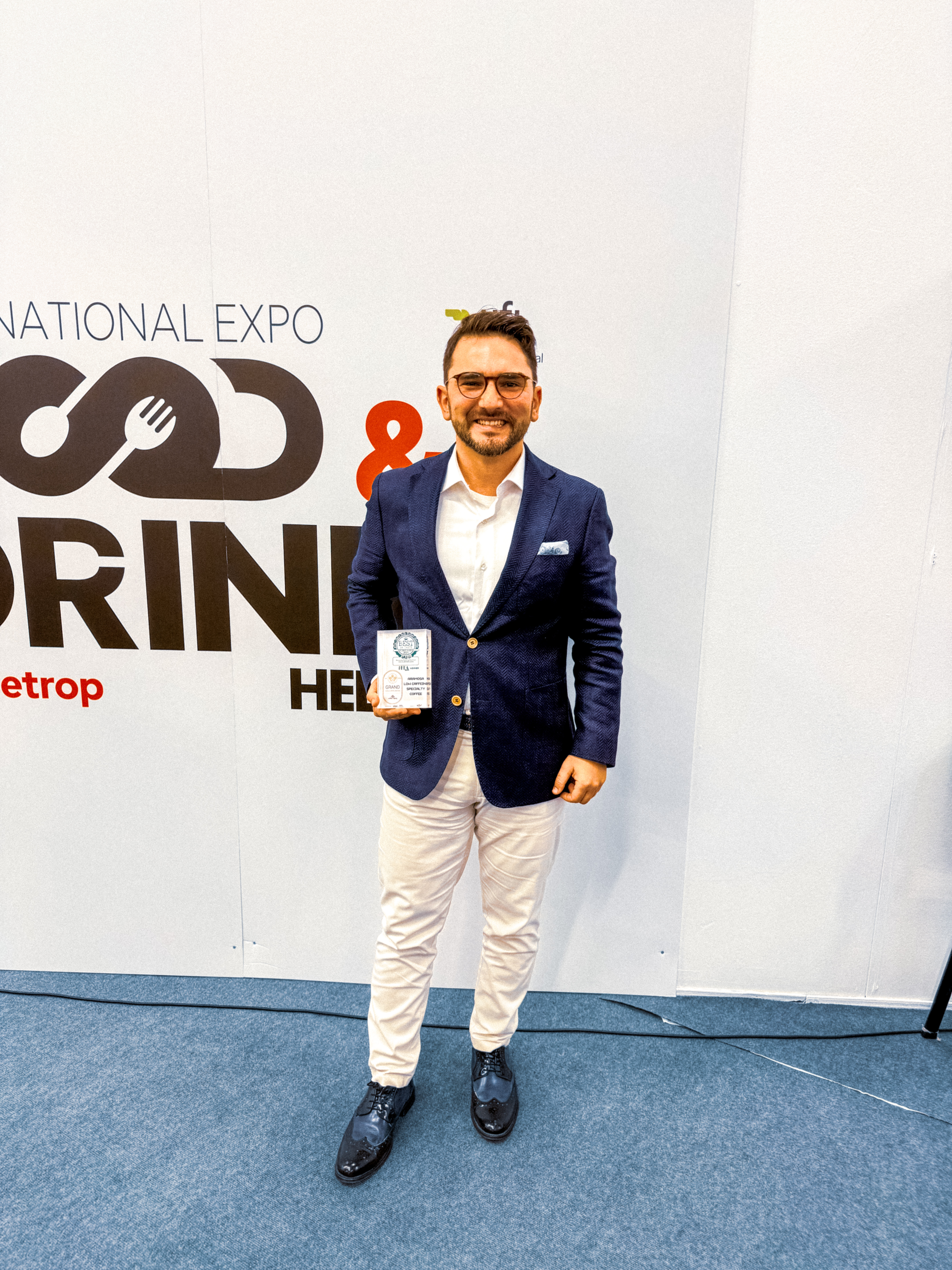 Η Coffee Berry βραβεύεται για τη νέα ποικιλία καφέ με λιγότερη καφεΐνη, που για πρώτη φορά λανσάρεται στην Ελλάδα από αλυσίδα street café-2