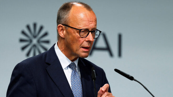 φρ-μερτς-ανησυχία-για-την-ασφάλεια-των-563927653