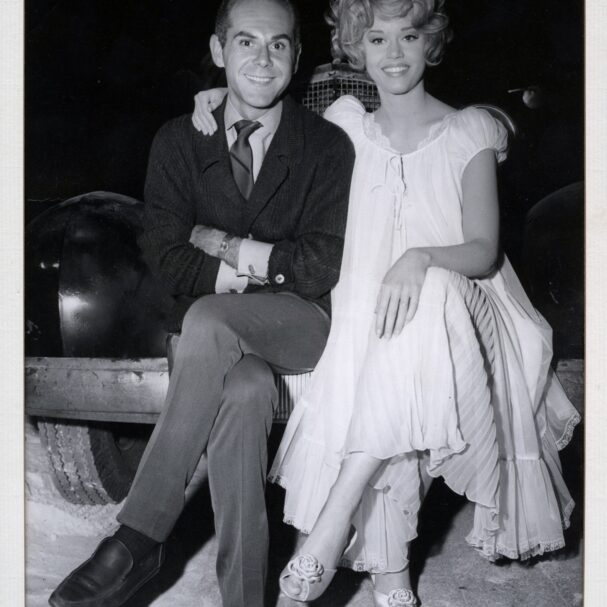 na-me-themaste-τα-ελληνικά-της-τζέιν-φόντα-στη-φ-563944141