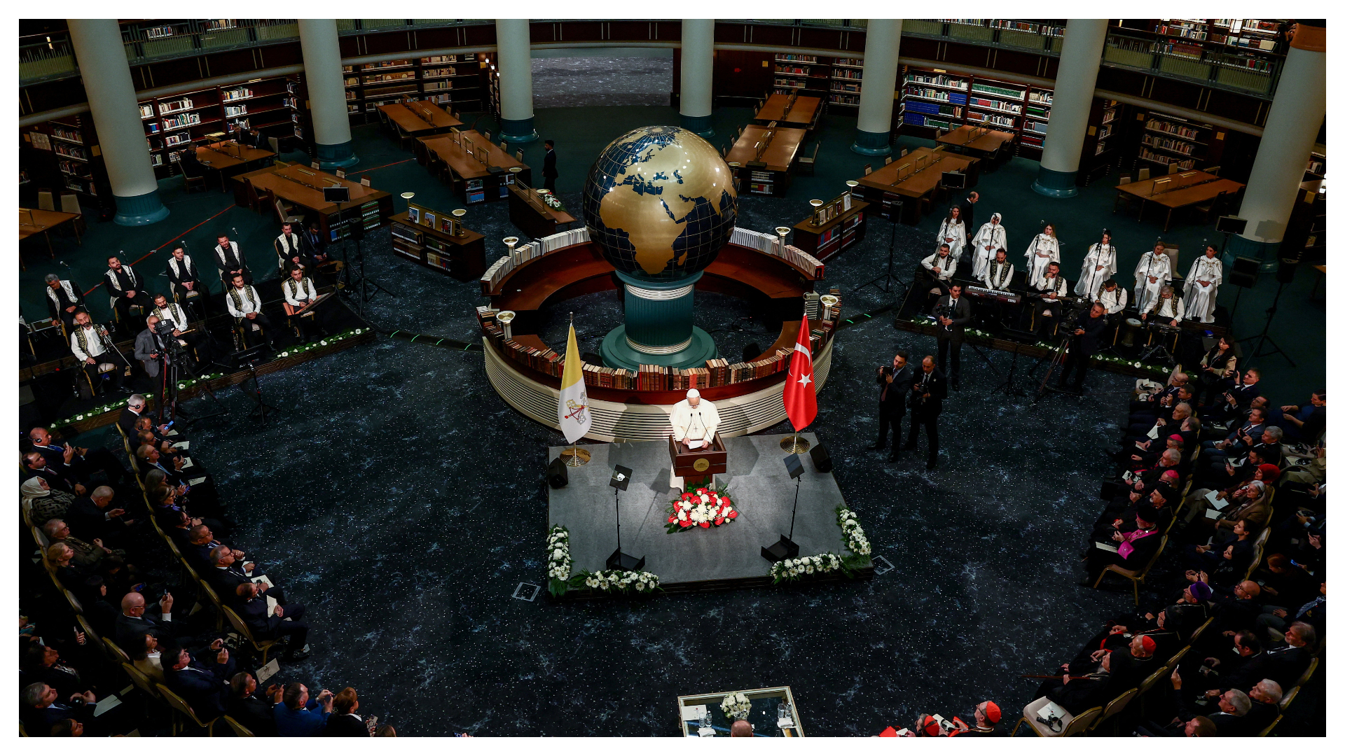 Πάπας σε Ερντογάν: Μία κοινωνία δεν είναι ζωντανή αν δεν είναι πλουραλιστική-3