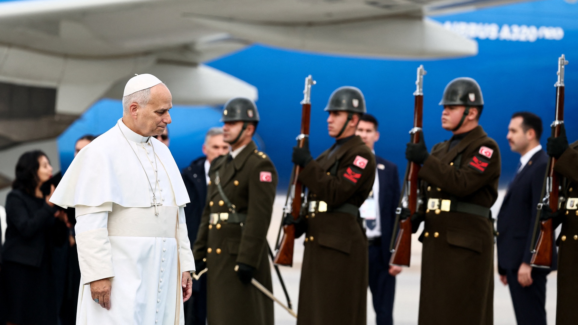 Τουρκία: Αφιξη του πάπα Λέοντα στην Αγκυρα-1