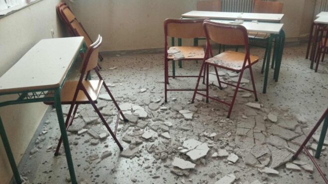 κλειστό-σχολείο-στο-πόρτο-ράφτη-μετά-α-563905975