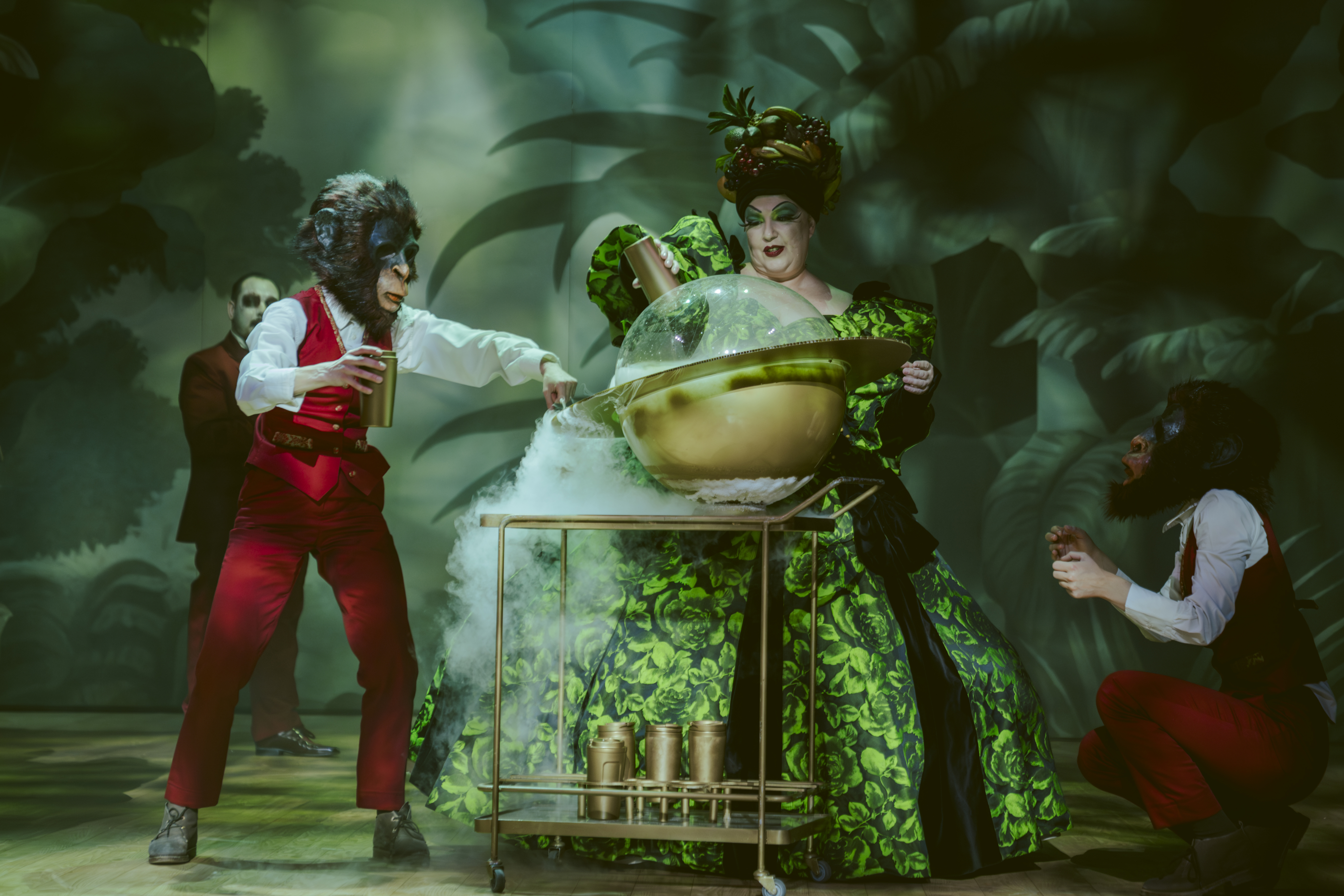 Το θέατρο πιο κοντά-1