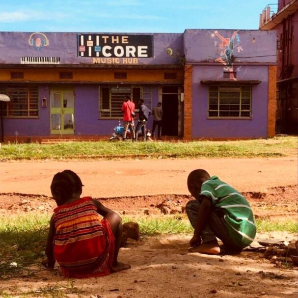 το-soundtrack-της-υιοθεσίας-του-γιου-μου-563931316