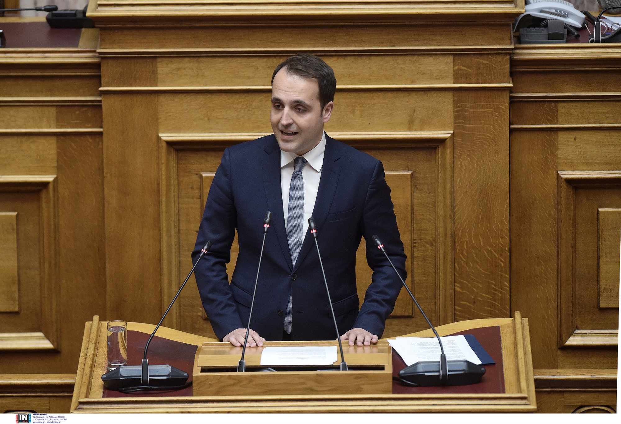 Θεωρείο: Ο σύμβουλος-2