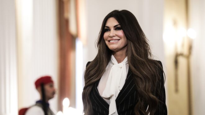 η-γκίλφοϊλ-ως-brand-563910238