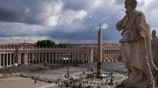 βατικανό-κατά-polyamorous-ο-γάμος-είναι-η-σταθε-563940454