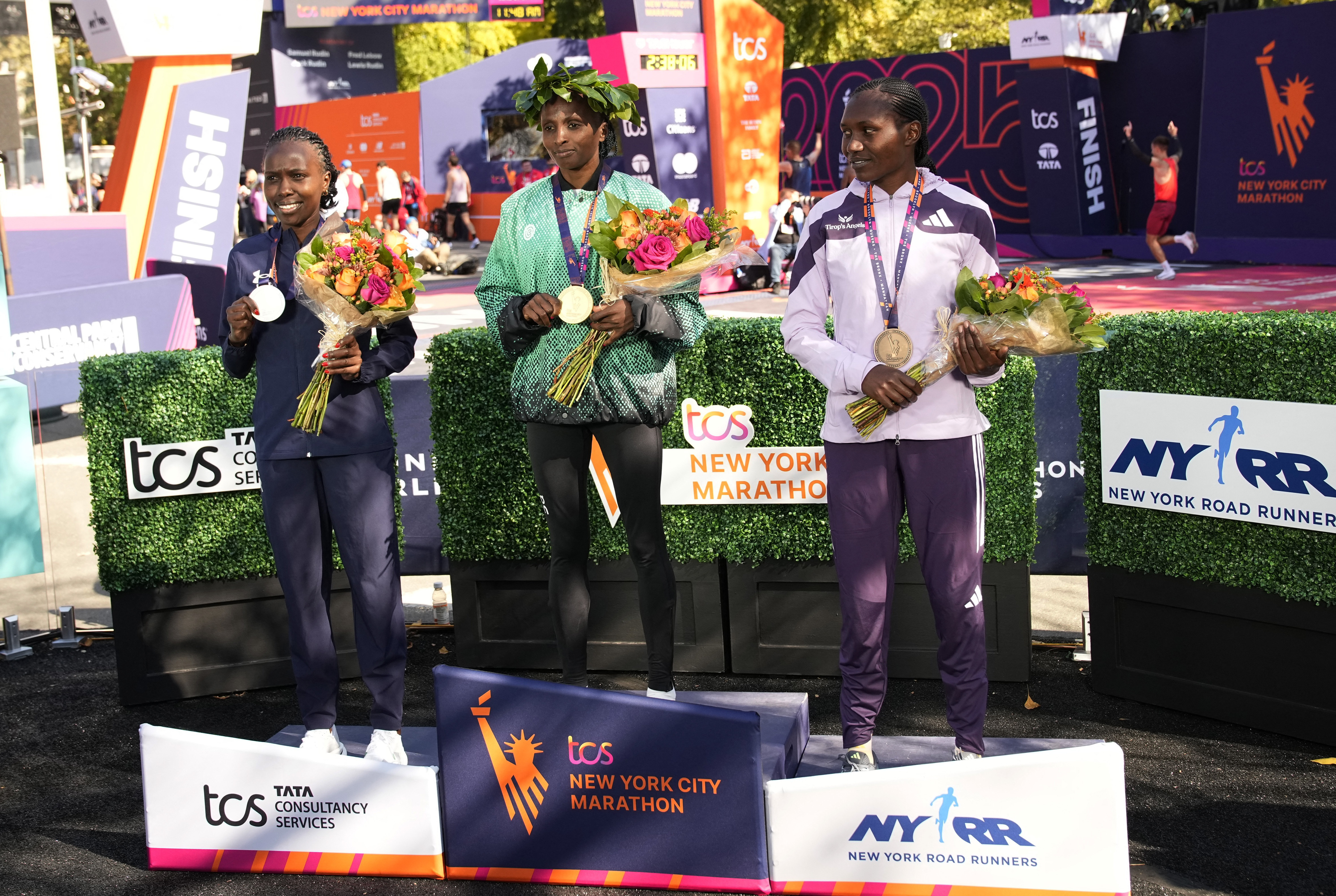 Η Κένυα θριαμβεύτρια στον Μαραθώνιο της Νέας Υόρκης – Στα δύο δέκατα του δευτερολέπτου κρίθηκε το χρυσό ανδρών-2