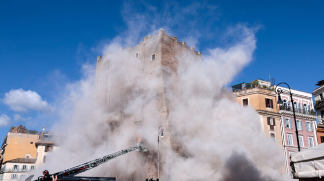 ρώμη-ενας-εγκλωβισμένος-και-ένας-σοβα-563900575