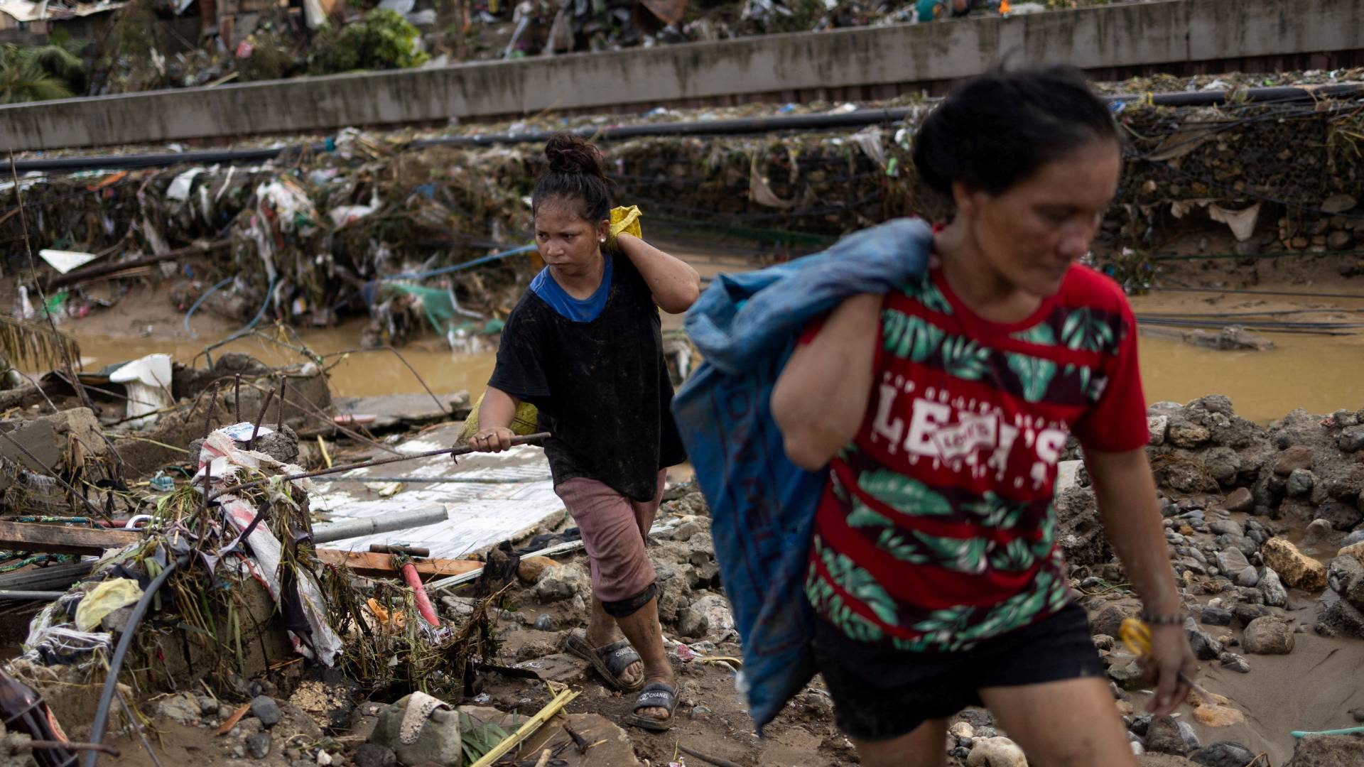 Φιλιππίνες: Τουλάχιστον 90 νεκροί από το σαρωτικό πέρασμα του «Καλμάγκι»-2