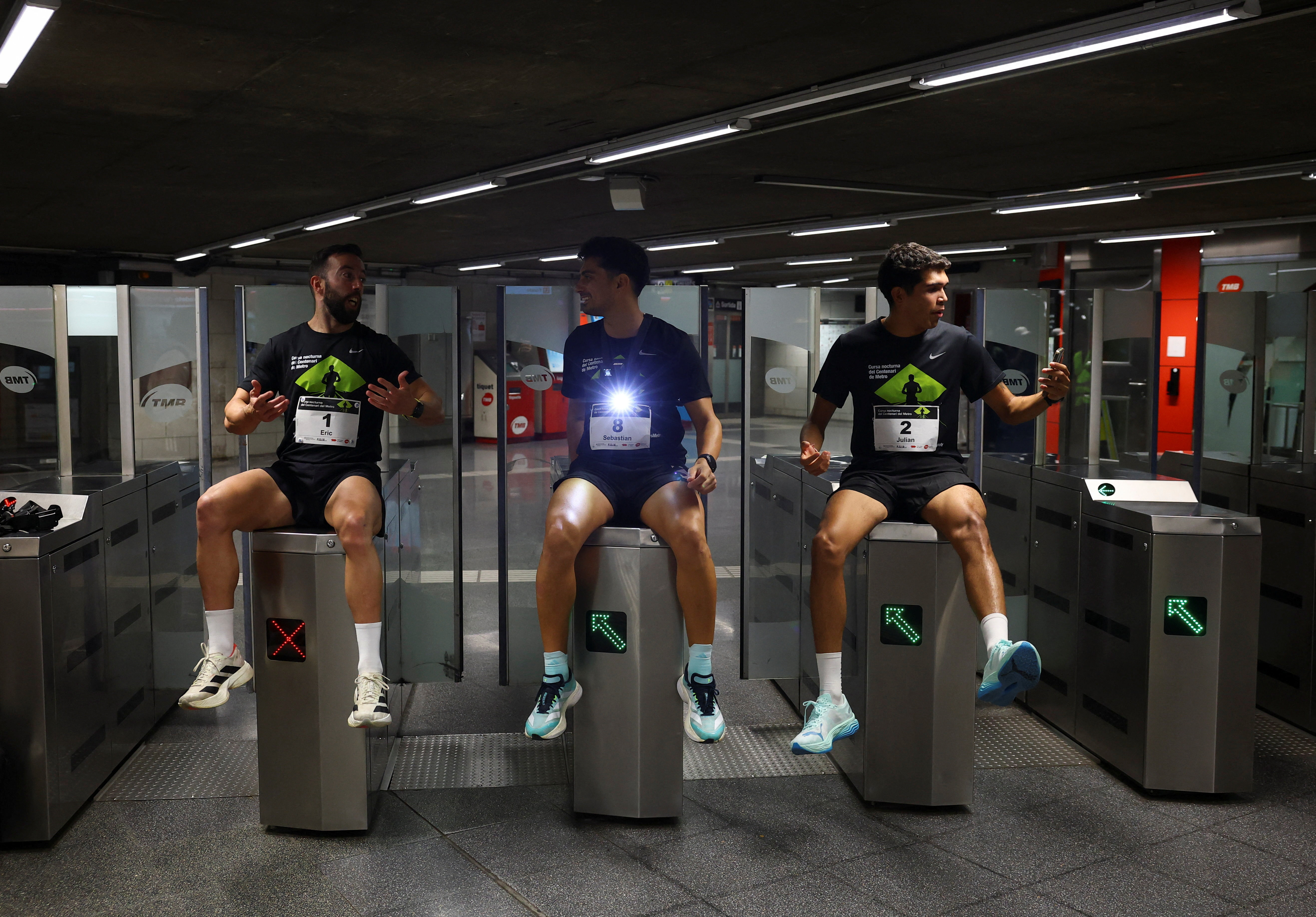 Βαρκελώνη: Γιόρτασαν τα 100 χρόνια του μετρό με έναν αγώνα στις σήραγγές του-5