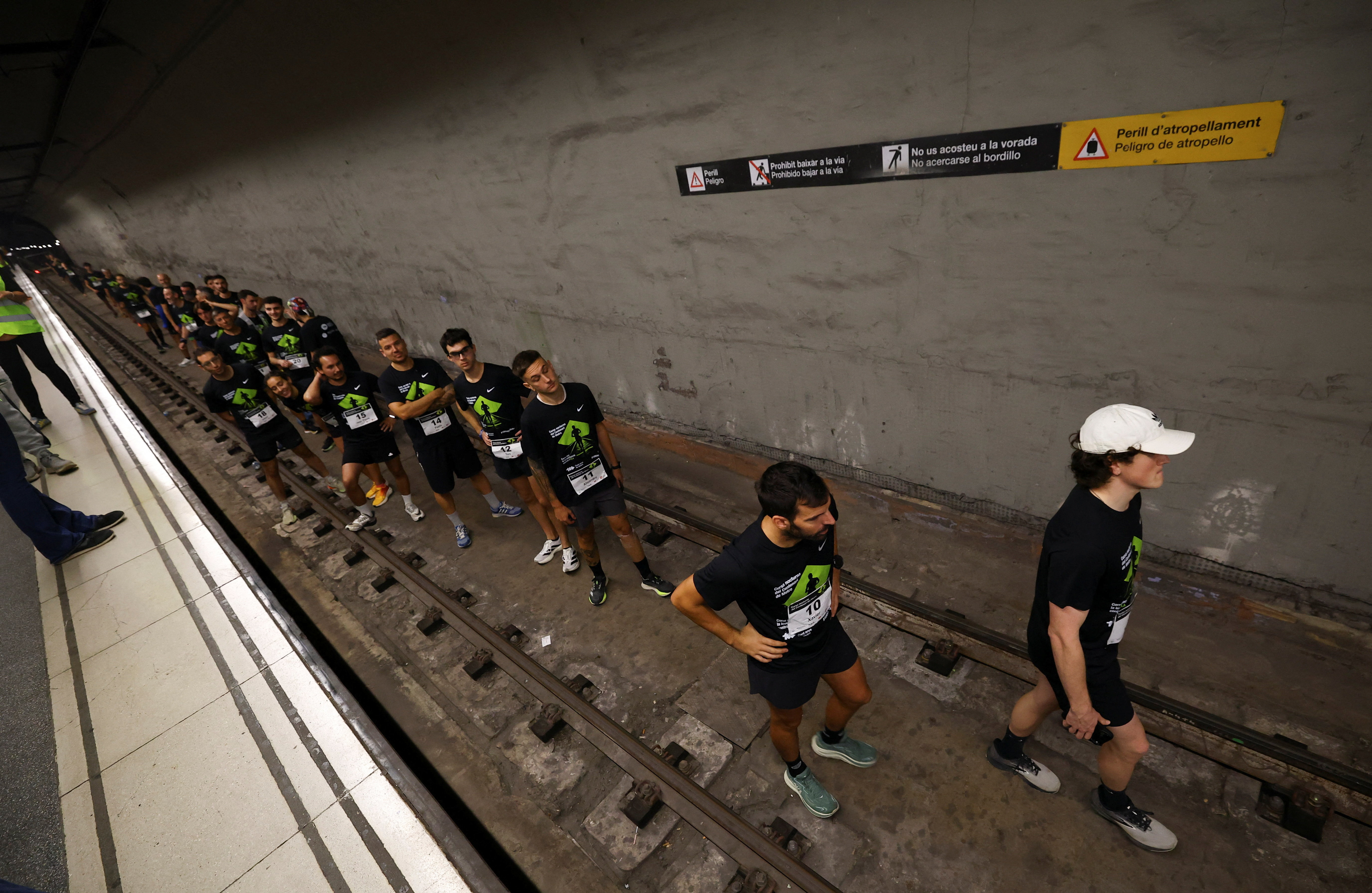 Βαρκελώνη: Γιόρτασαν τα 100 χρόνια του μετρό με έναν αγώνα στις σήραγγές του-1
