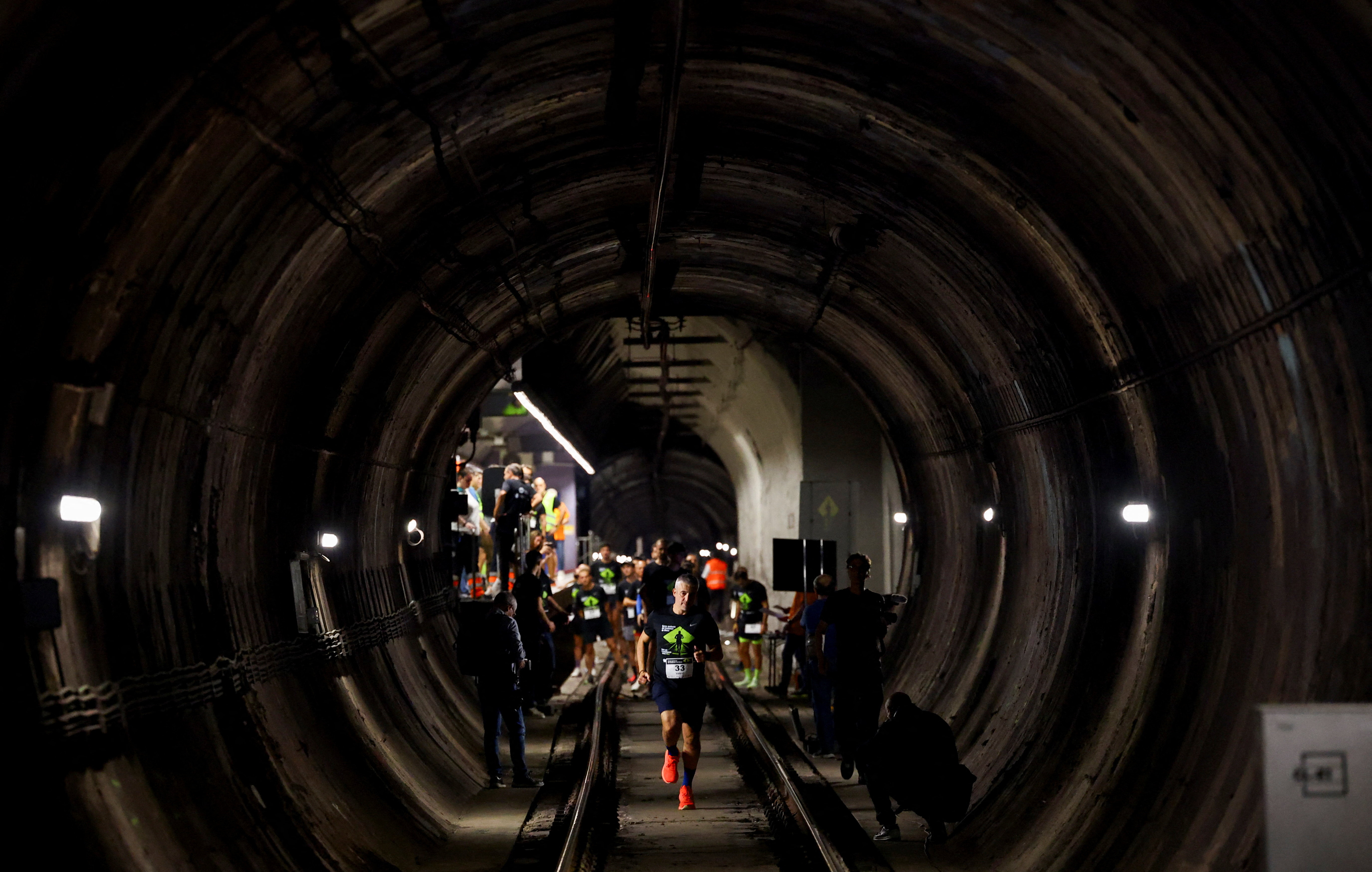 Βαρκελώνη: Γιόρτασαν τα 100 χρόνια του μετρό με έναν αγώνα στις σήραγγές του-3