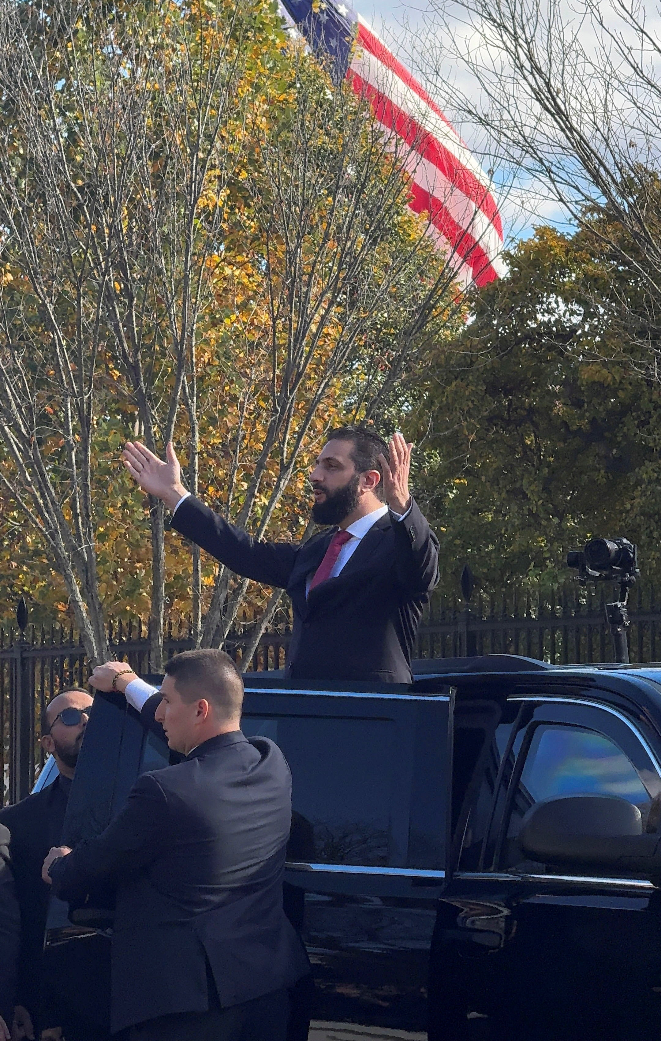 Λευκός Οίκος: Ιστορική συνάντηση Τραμπ με Αλ Σάρα – Μερική άρση κυρώσεων κατά της Συρίας-1