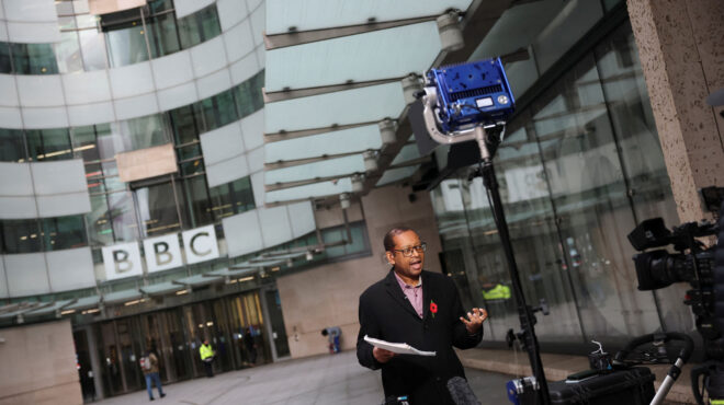 οι-καιροί-είναι-δύσκολοι-για-το-bbc-λέε-563914705