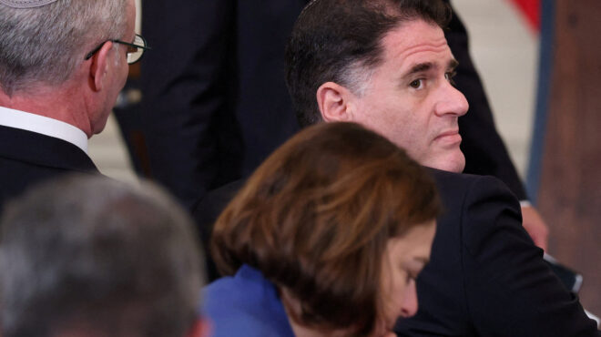 παραιτήθηκε-ο-ρον-ντέρμερ-στενός-συνε-563915341