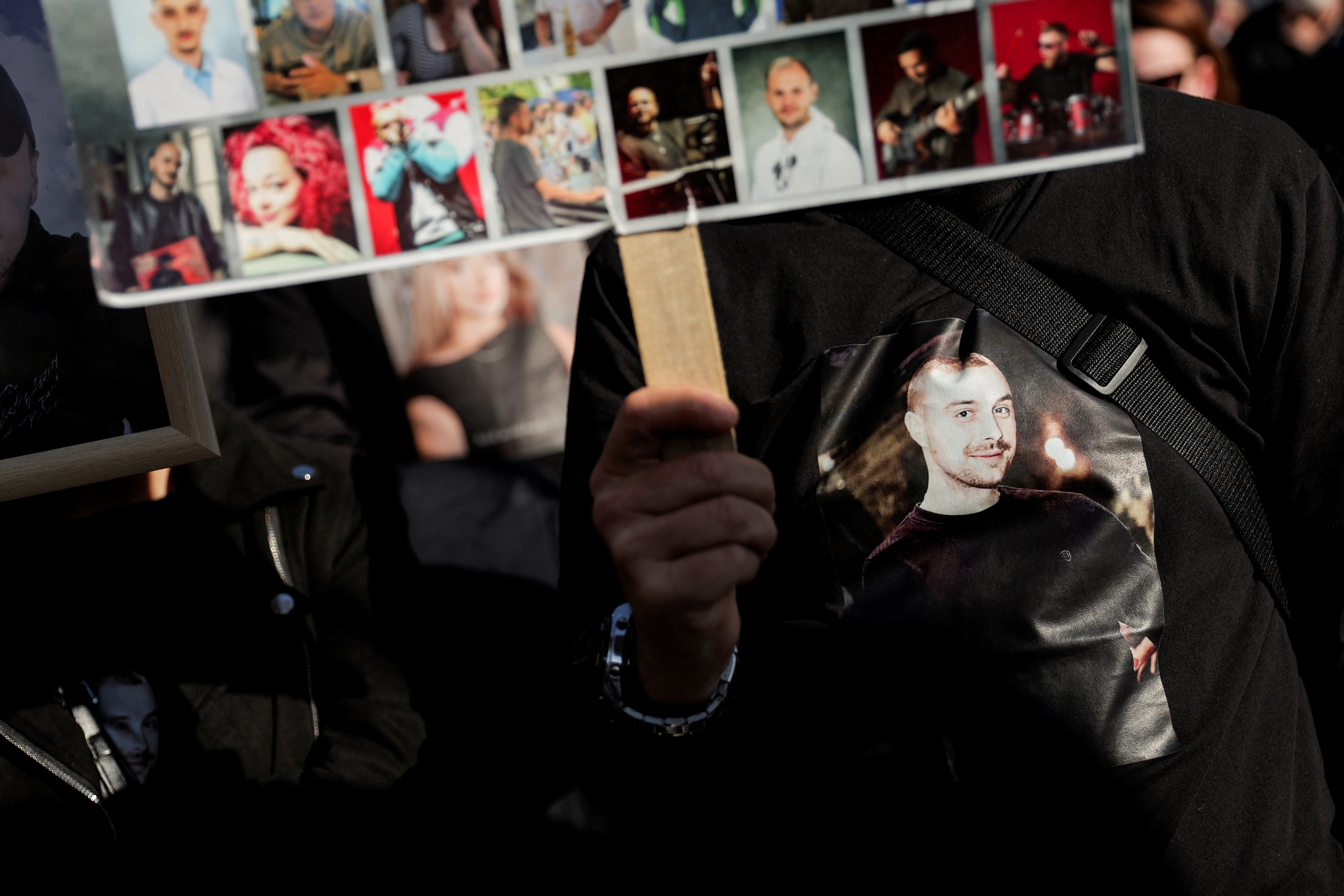 Σκόπια: Χιλιάδες διαδηλωτές ζητούν δικαιοσύνη για τα 63 θύματα της τραγωδίας στο Κότσανι-1