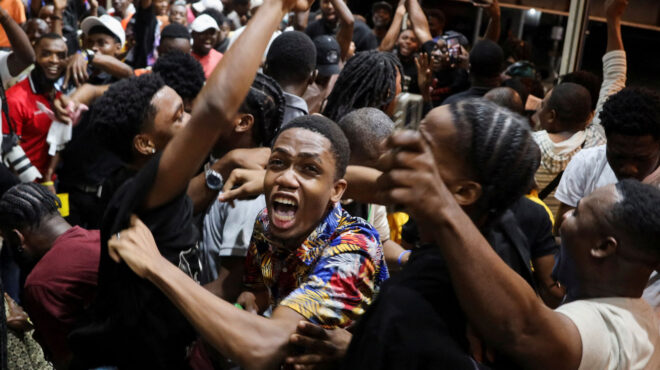 αϊτή-το-ποδόσφαιρο-δίνει-οξυγόνο-κι-ελ-563929732