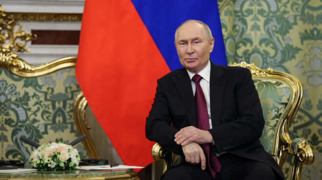 πούτιν-οι-ουκρανοί-στρατιώτες-πρέπει-563932105