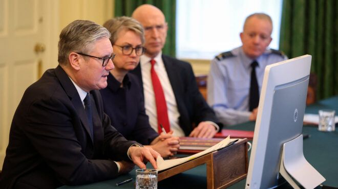 στάρμερ-η-βρετανία-έτοιμη-να-κινηθεί-μ-563940493