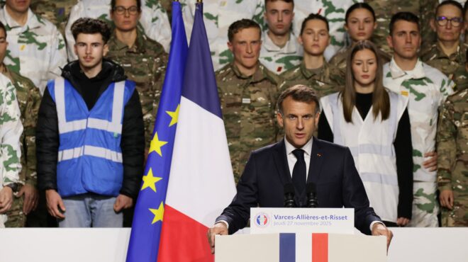 μακρόν-παρουσίασε-το-πρόγραμμα-εθελο-563944291