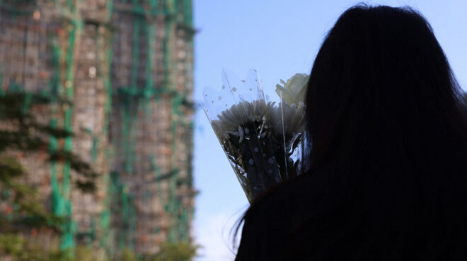 χονγκ-κονγκ-οργή-και-θρήνος-πάνω-από-τι-563949589