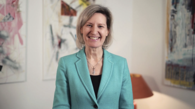 αντιμέτωπη-με-κατηγορίες-για-απάτη-η-ε-563902624