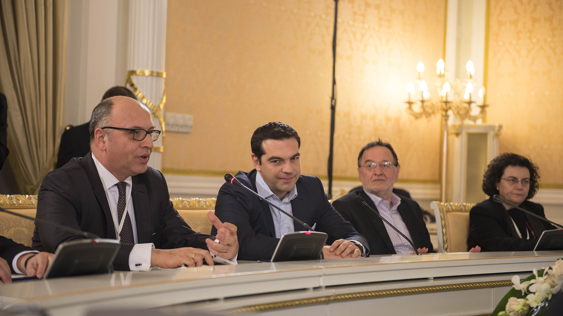 Η «Ιθάκη», οι Ρώσοι, οι «γραφικοί υπουργοί» και μια φωτογραφία-2