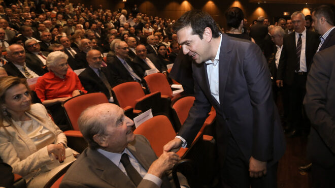 αλέξης-τσίπρας-η-συμπάθεια-του-κωνσ-563937622