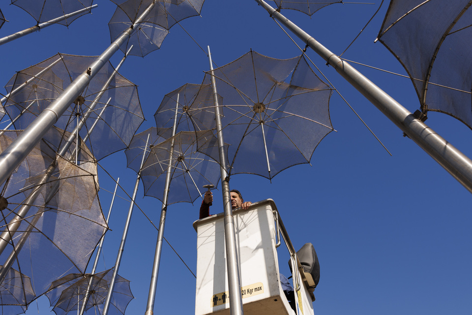 Θεσσαλονίκη: Επιστρέφουν μετά το «λίφτινγκ» οι 18 «Ομπρέλες» στη Νέα Παραλία-1