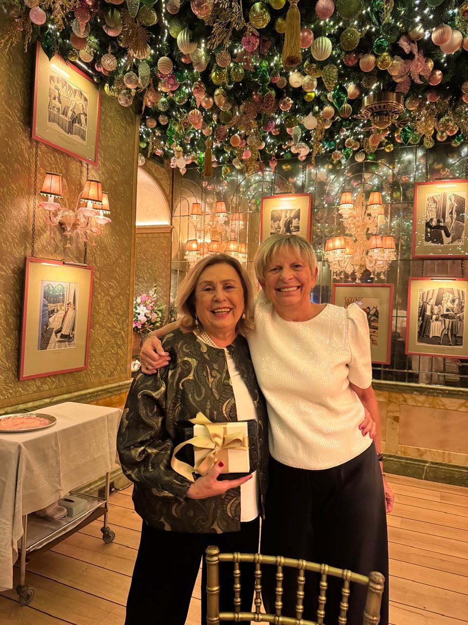 Ενα κομψό φιλανθρωπικό γεύμα στο Λονδίνο για το «Μαζί για το Παιδί»-1