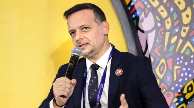 στο-παγκόσμιο-συνέδριο-δημάρχων-του-δ-563904532