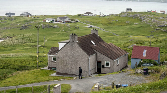 χωριά-της-σκωτίας-ζητούν-μετανάστες-563904442