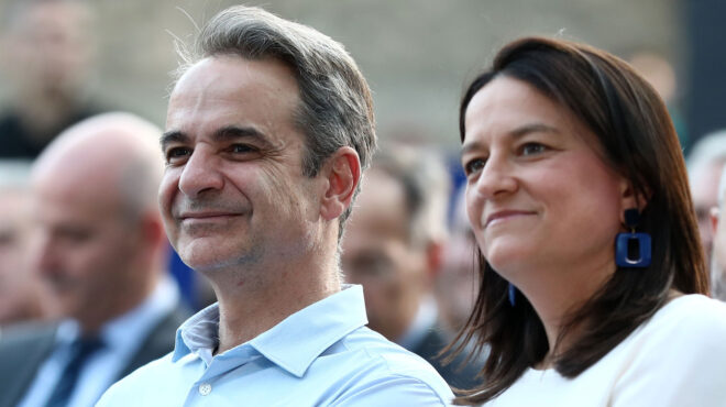 θεωρείο-mε-sms-στη-σιγκαπούρη-563943772