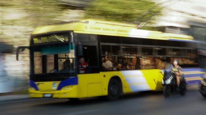 αυξημένη-η-κίνηση-στη-λ-βασιλίσσης-σοφ-563901694