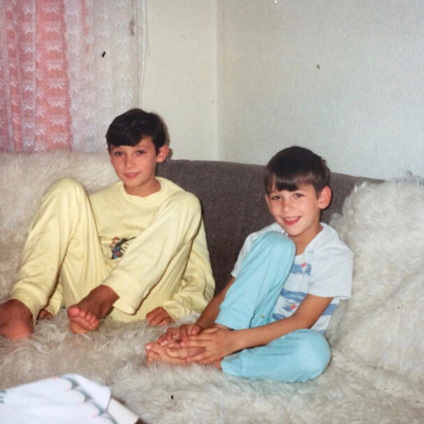 δεν-ξέρω-αν-σκότωσε-τον-αδερφό-μου-σέρ-563929219