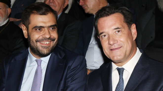 θεωρείο-χαμόγελα-και-συμμαχίες-563939644