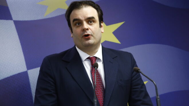 κυρ-πιερρακάκης-η-αβεβαιότητα-ενδυν-563947087