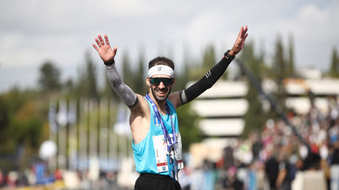 42ος-αυθεντικός-μαραθώνιος-νικητής-ο-πα-563911921