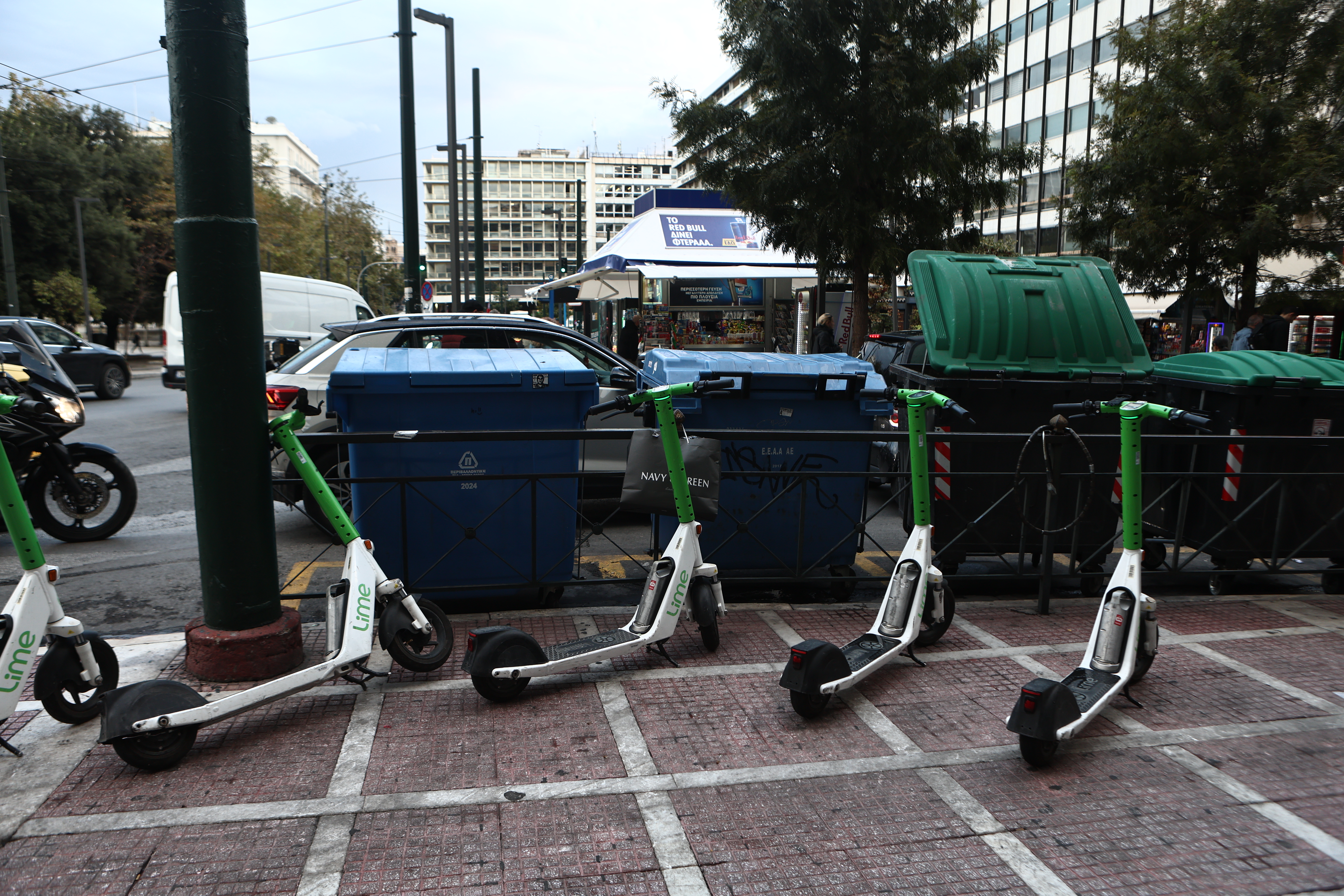 Τι αλλάζει με τα πατίνια – Πώς θα κυκλοφορούν, πού θα σταθμεύουν-1