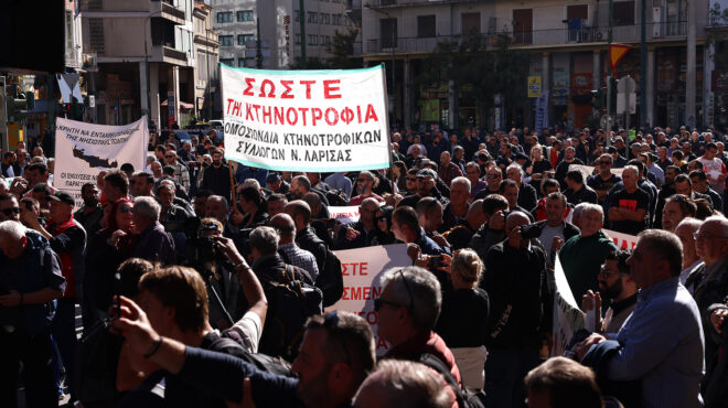 αγρότες-σε-εξέλιξη-το-συλλαλητήριο-στ-563914468