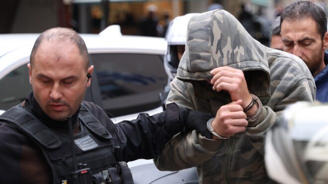 βορίζια-ελεύθερος-με-περιοριστικούς-563933527